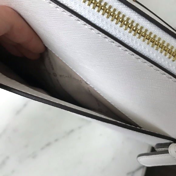 NWT Michael Kors Ciara LG EW TZ Tote Optic White - Picture 13 of 13